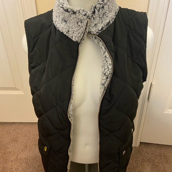 Reversible Vest - Picture 2 of 2